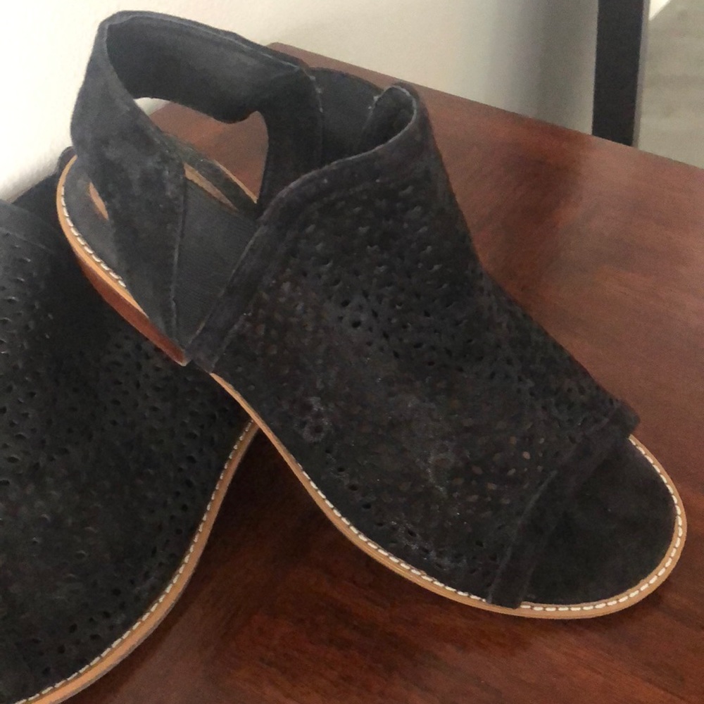 Sofft brand bootie shoe like new ! Black size 7
